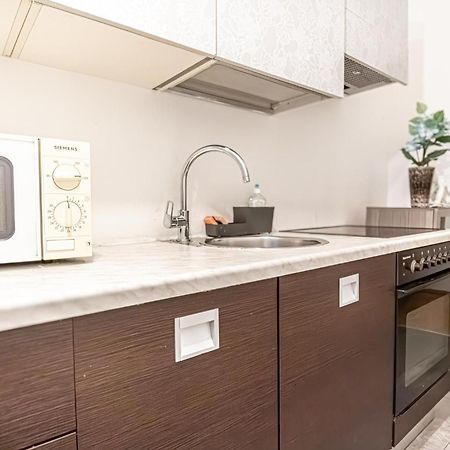 Central Belvedere 3Br Shared Apartment - 12 Min From City Center ウィーン エクステリア 写真