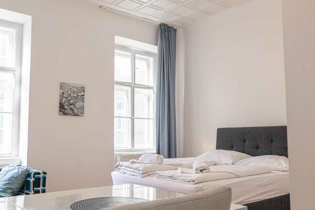 Central Belvedere 3Br Shared Apartment - 12 Min From City Center ウィーン エクステリア 写真