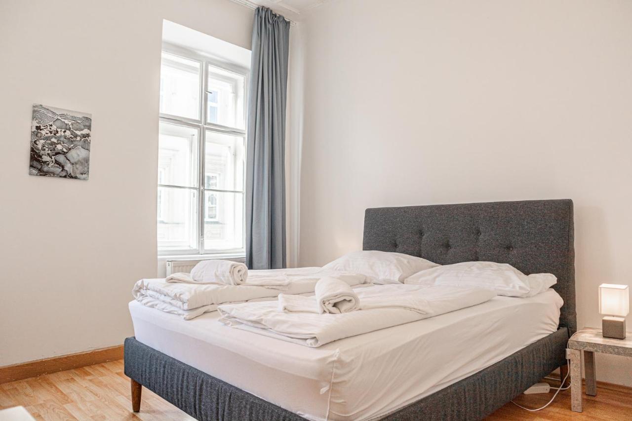 Central Belvedere 3Br Shared Apartment - 12 Min From City Center ウィーン エクステリア 写真
