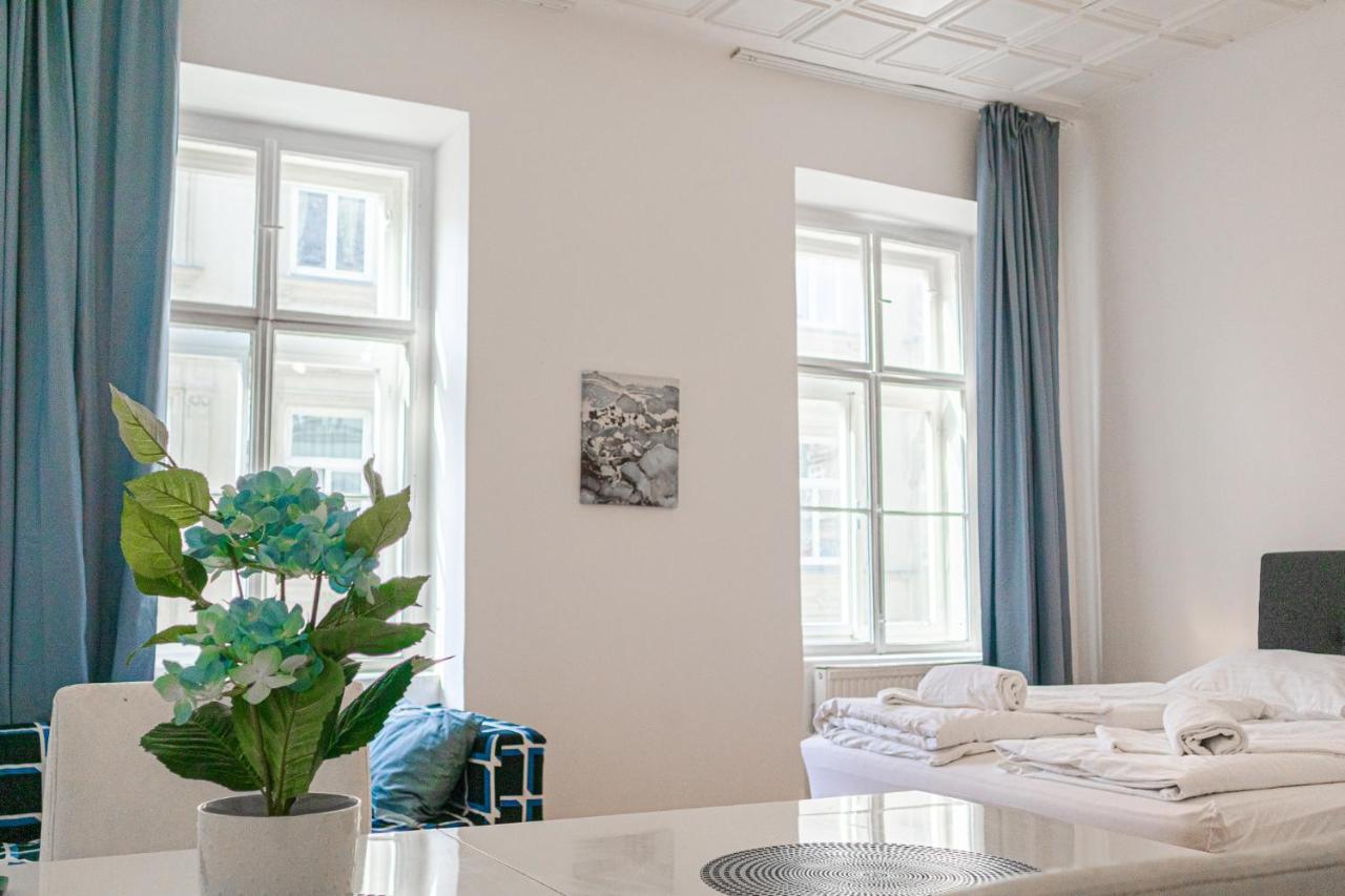 Central Belvedere 3Br Shared Apartment - 12 Min From City Center ウィーン エクステリア 写真