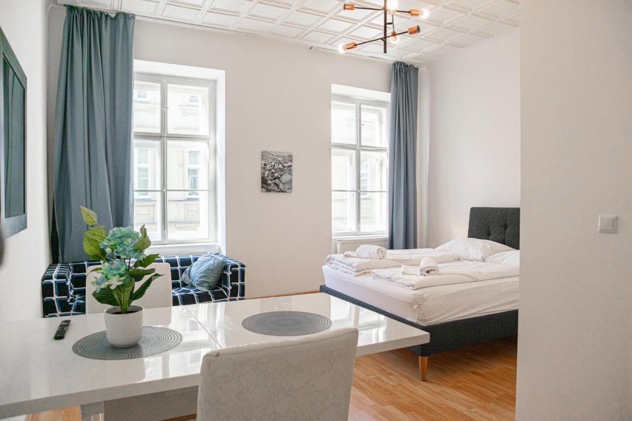 Central Belvedere 3Br Shared Apartment - 12 Min From City Center ウィーン エクステリア 写真