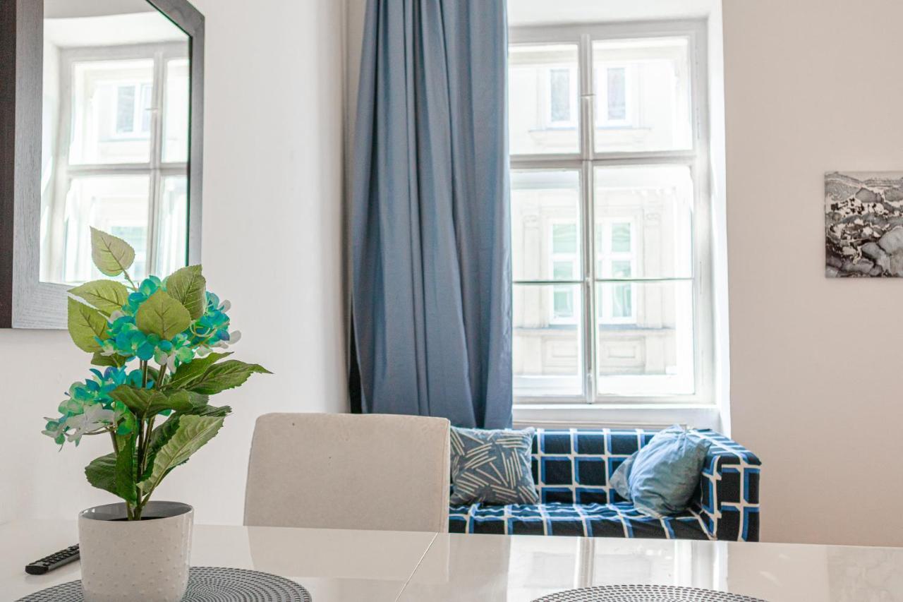 Central Belvedere 3Br Shared Apartment - 12 Min From City Center ウィーン エクステリア 写真
