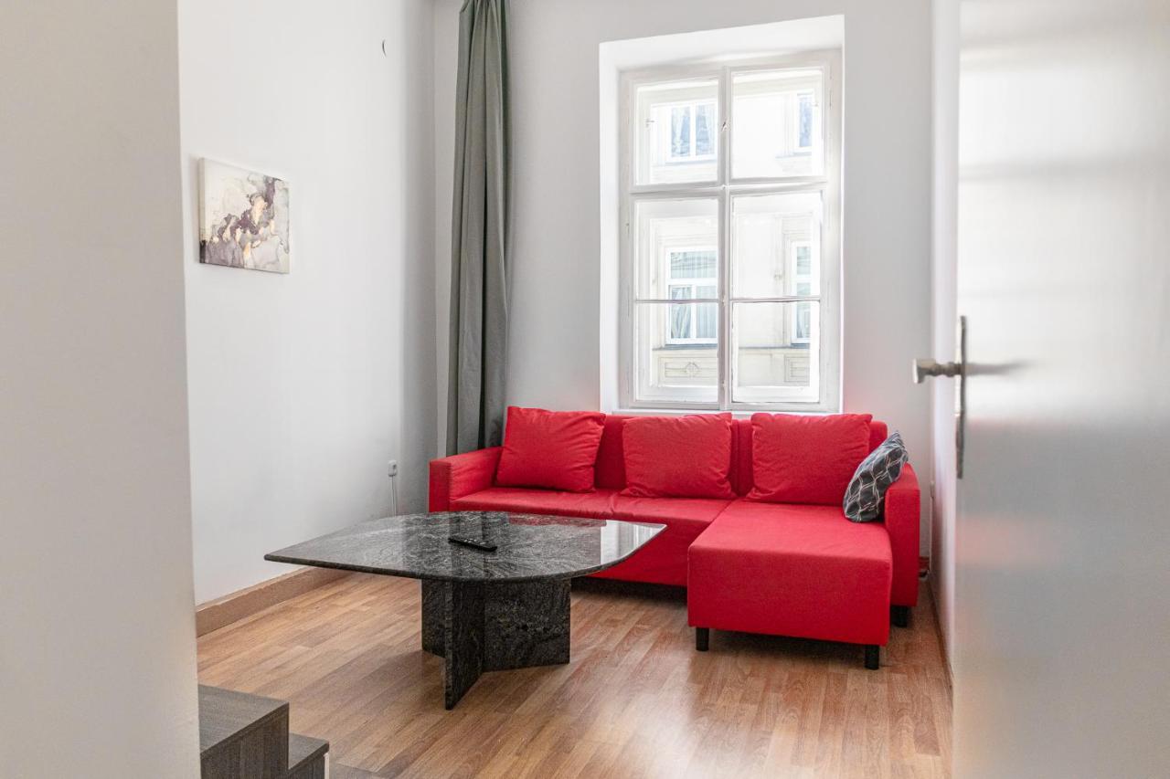Central Belvedere 3Br Shared Apartment - 12 Min From City Center ウィーン エクステリア 写真