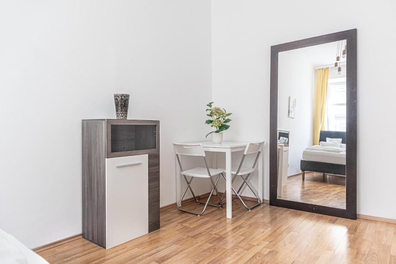 Central Belvedere 3Br Shared Apartment - 12 Min From City Center ウィーン エクステリア 写真