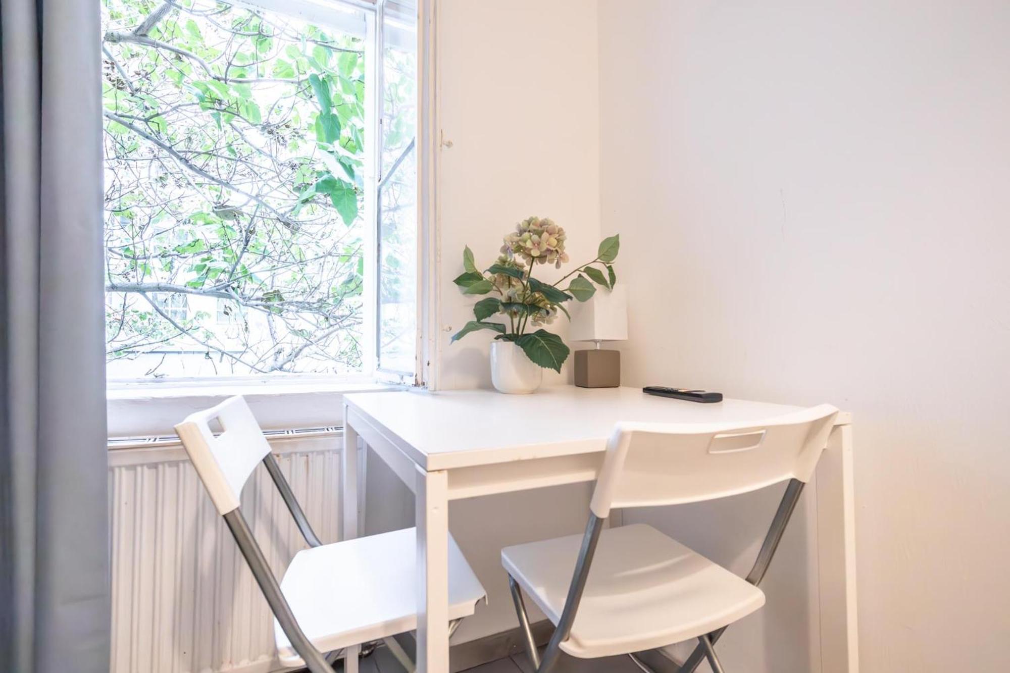Central Belvedere 3Br Shared Apartment - 12 Min From City Center ウィーン エクステリア 写真