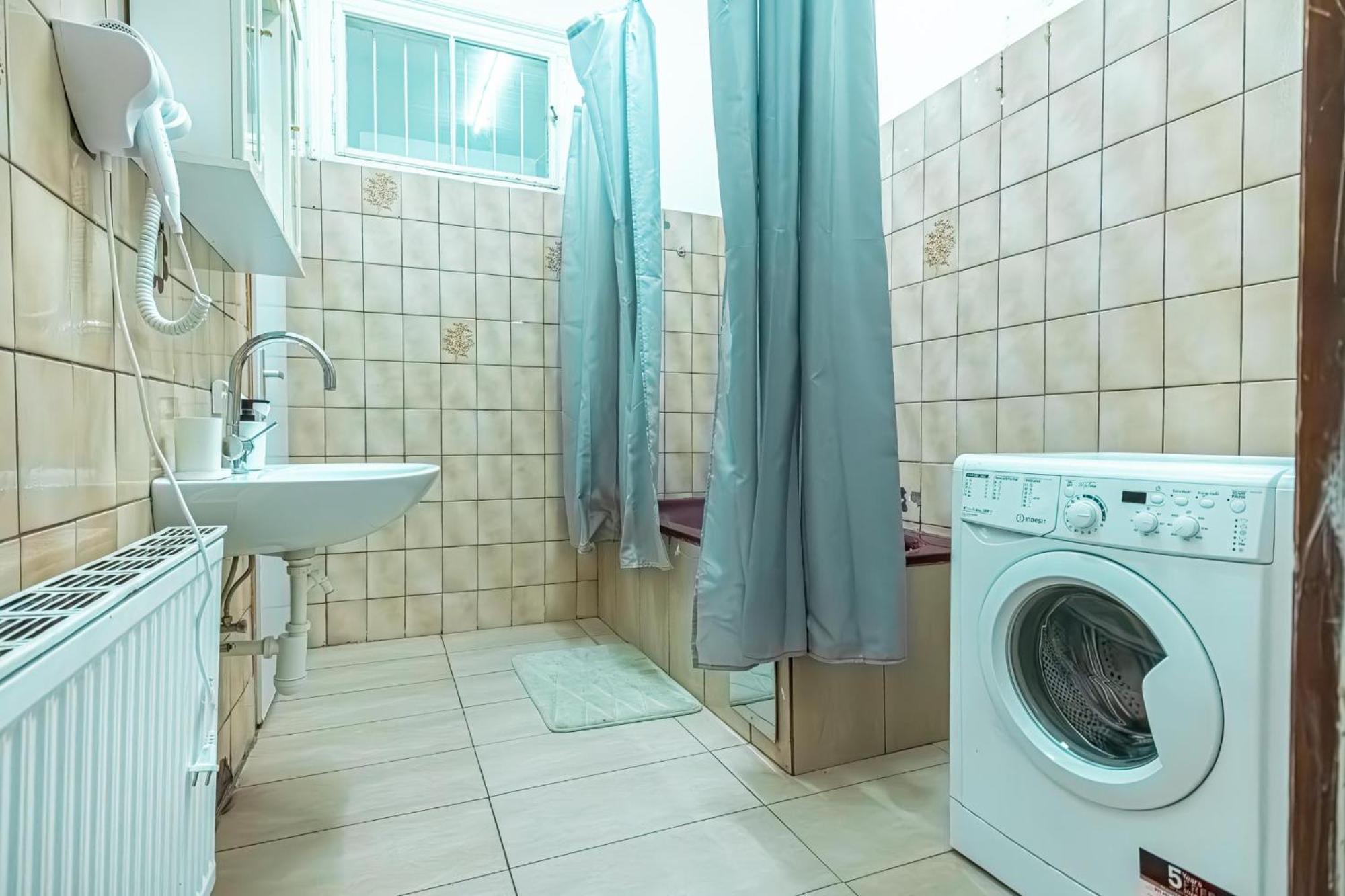 Central Belvedere 3Br Shared Apartment - 12 Min From City Center ウィーン エクステリア 写真