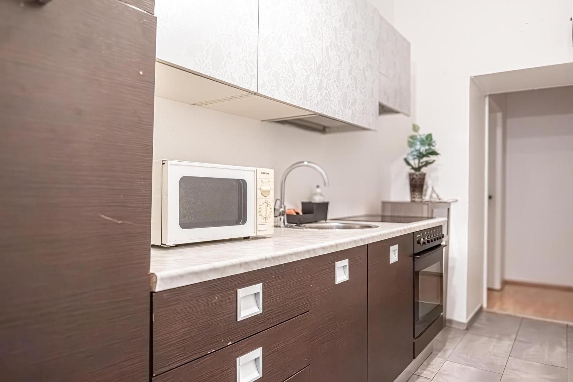 Central Belvedere 3Br Shared Apartment - 12 Min From City Center ウィーン エクステリア 写真